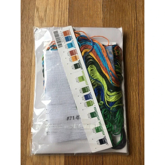 Dimensions Cross Stitch Kit 5x5 Colorful Peacock - Picture 2 of 2